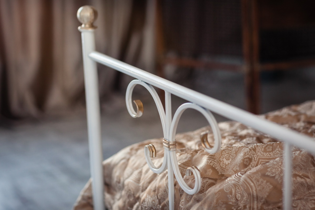 Кованые кровати, Кованая кровать Симона 1.6 с двумя спинками
